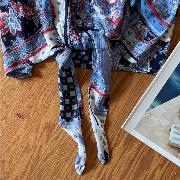 Northstyle Brand.White-blue patches Sleeveless Mandarin Collar, 100% RayonBlouse - Picture 2 of 9